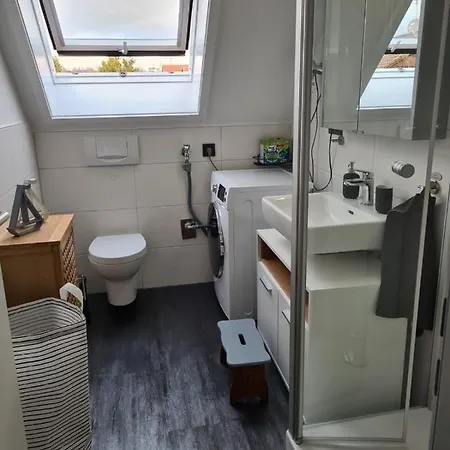 Apartment Maisonette-wohnung Mit Balkon *